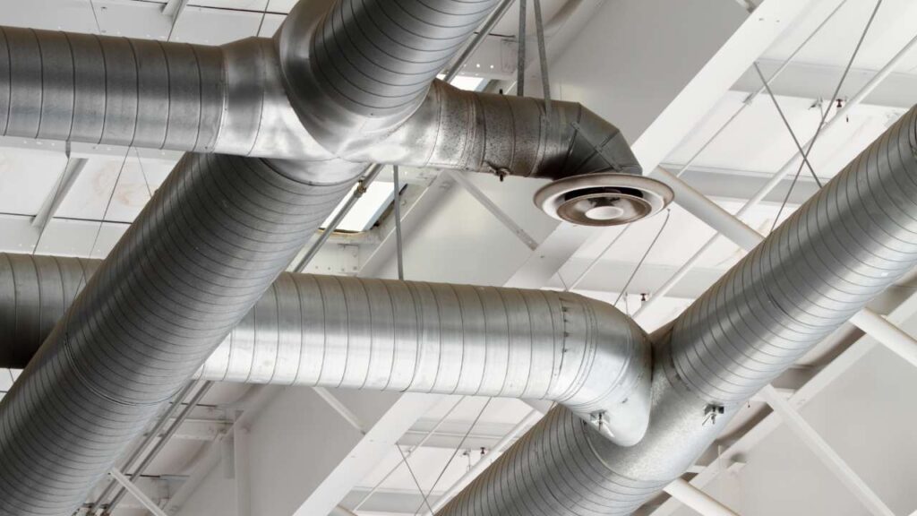 A microinverter is a device that transforms the conversion of sunlight into usable electricity by solar panels. Unlike traditional inverters, which manage power conversion for an entire array, microinverters are installed on each individual solar panel.
This setup means each solar panel converts sunlight into usable electricity on its own, changing DC (direct current) into AC (alternating current) right at the source. Because of this, every panel operates independently, which prevents the entire system from being affected if one panel performs poorly due to shade or debris.Microinverters also support detailed monitoring, allowing homeowners to see how each panel is performing in real time. This enhances control, ensures consistent output, and maximises the overall performance of your solar system.By enabling panel-level optimisation, microinverters help boost system efficiency, provide more stable output, and offer greater resilience in varied roof and weather conditions.